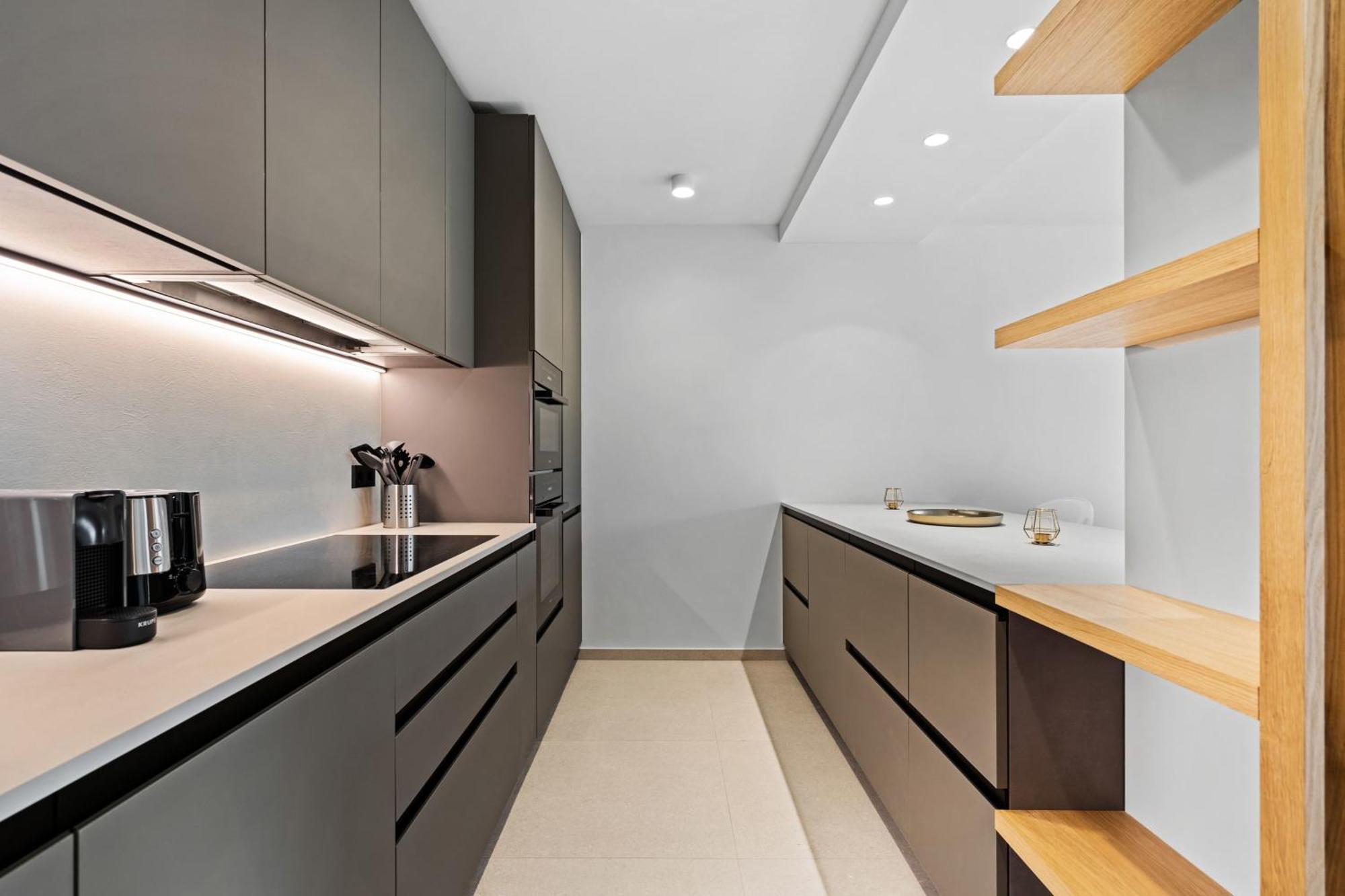 Apartment Chic 80sqm Luxe Apt - Heart Of City *