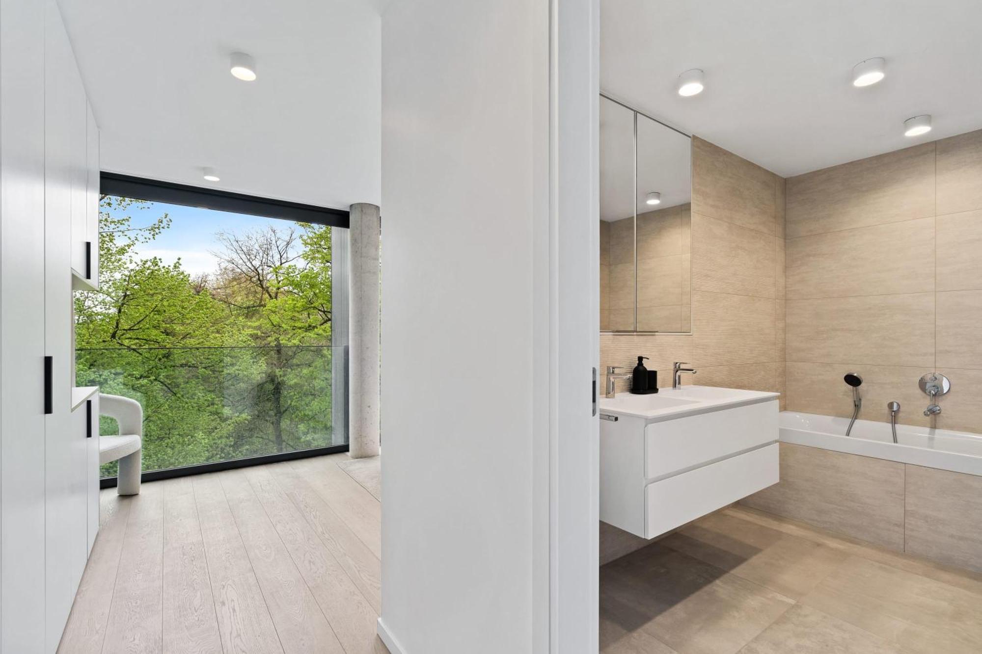 Apartment Chic 80sqm Luxe Apt - Heart Of City