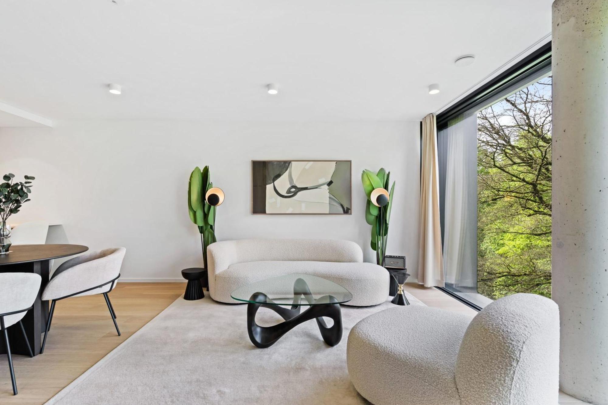 Chic 80sqm Luxe Apt - Heart Of City Apartment