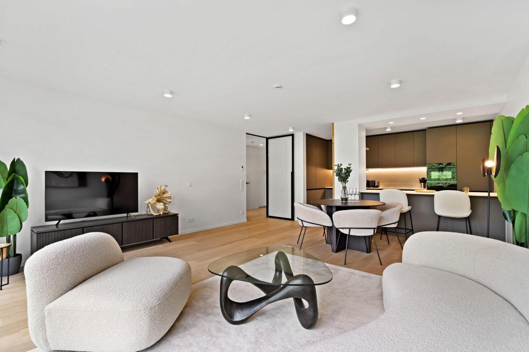 Apartment Chic 80sqm Luxe Apt - Heart Of City